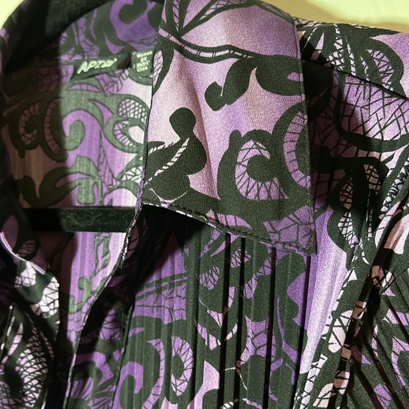 APT 9 pleated long bell sleeve button up shirt purple and black lace pattern 2X - Picture 4 of 13